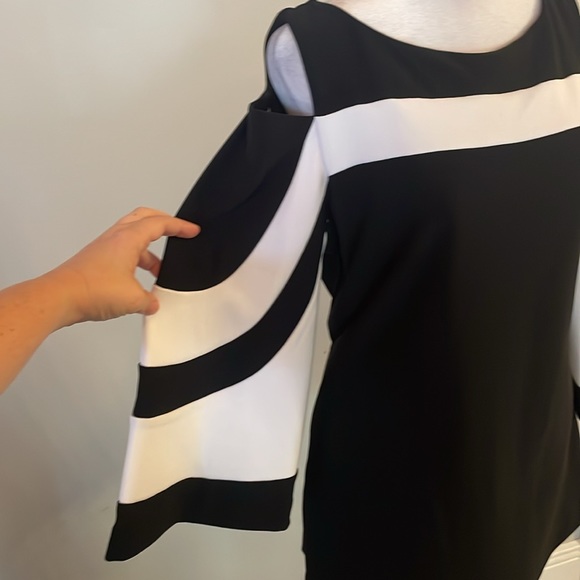 [Boston Proper] Black/White Cold Shoulder Blouse - Size Small - Picture 2 of 6